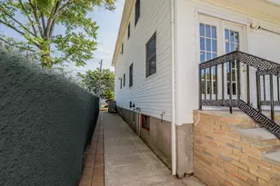 269 Marcus Ave, New Hyde Park, NY 11040 - Photo 7