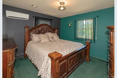 269 Marcus Avenue, New Hyde Park, NY 11040 - Photo 15