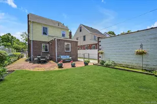 236-11 Seward Ave, Bellerose, NY 11427 - Photo 19