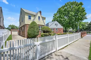 236-11 Seward Ave, Bellerose, NY 11427 - Photo 21