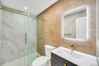 28 S Elm Street, Hicksville, NY 11801 - Photo 29