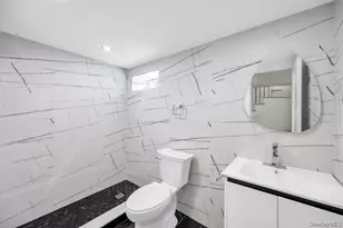 28 S Elm St, Hicksville, NY 11801 - Photo 31