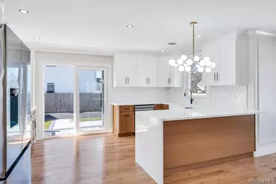 28 S Elm Street, Hicksville, NY 11801 - Photo 5