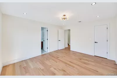 28 S Elm Street, Hicksville, NY 11801 - Photo 15