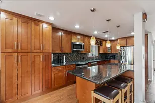 117 Gordon Pl, Freeport, NY 11520 - Photo 9