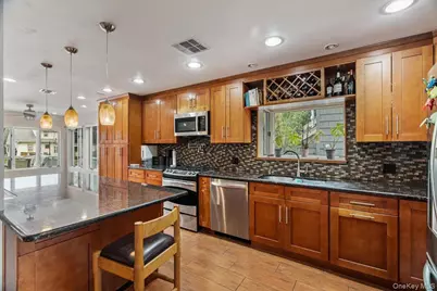 117 Gordon Place, Freeport, NY 11520 - Photo 7