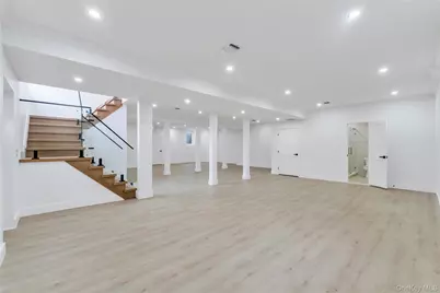 2497 Balsam Avenue, East Meadow, NY 11554 - Photo 31