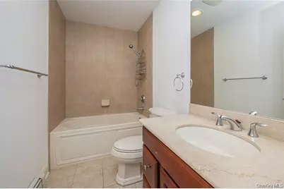 22 Meadow Court, Oakdale, NY 11769 - Photo 19