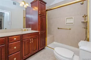 22 Meadow Ct, Oakdale, NY 11769 - Photo 27