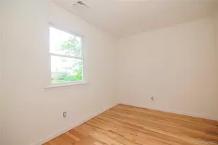 1340 Siegfried Pl, Bronx, NY 10465 - Photo 9