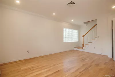 1340 Siegfried Place, Bronx, NY 10465 - Photo 3