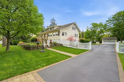 414 Potter Boulevard, Brightwaters, NY 11718 - Photo 3
