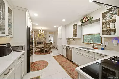 19 Eckernkamp Drive, Smithtown, NY 11787 - Photo 5