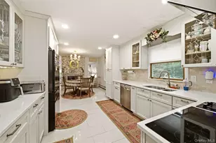 19 Eckernkamp Dr, Smithtown, NY 11787 - Photo 5