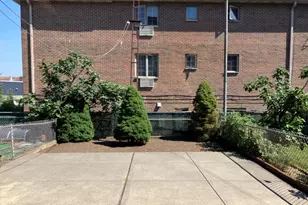 83-32 60th Ave, Middle Village, NY 11379 - Photo 15