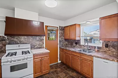 6 Grenville Court, East Rockaway, NY 11518 - Photo 7