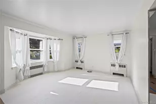 6 Grenville Ct, East Rockaway, NY 11518 - Photo 3