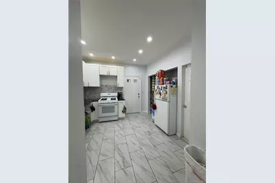 2042 Colonial Avenue, Bronx, NY 10461 - Photo 5