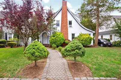 81 Chatham Place, West Hempstead, NY 11552 - Photo 1
