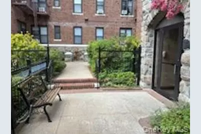 160-15 Powells Cove Boulevard #E301, Whitestone, NY 11357 - Photo 23