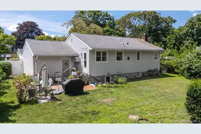 101 Lake Avenue, Saint James, NY 11780 - Photo 27