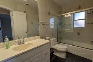 251-16 Gaskell Rd, Little Neck, NY 11362 - Photo 15