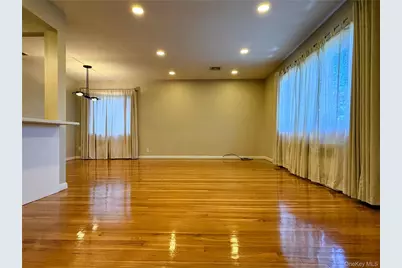 25116 Gaskell Road, Little Neck, NY 11362 - Photo 3