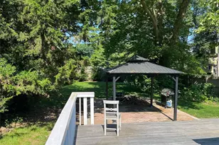 25 Willow Ave, Huntington, NY 11743 - Photo 13