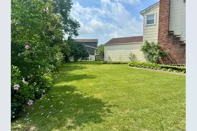 49 Avis Drive, Holbrook, NY 11741 - Photo 7