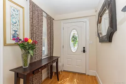 59 Sycamore Avenue, Floral Park, NY 11001 - Photo 3