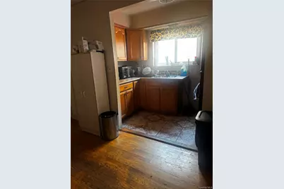 958 E 226th Street, Bronx, NY 10466 - Photo 9