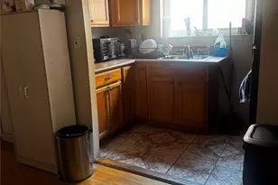 958 E 226th St, Bronx, NY 10466 - Photo 9