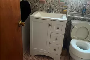 958 E 226th St, Bronx, NY 10466 - Photo 5
