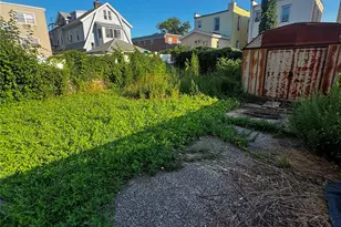 958 E 226th St, Bronx, NY 10466 - Photo 11