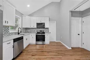 67 Ohio Ave, Medford, NY 11763 - Photo 5