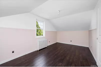 22 Manitton Court, Islip, NY 11751 - Photo 17