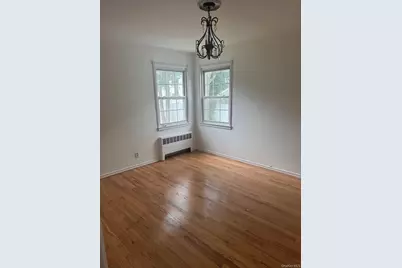 14 Larch Street, Hicksville, NY 11801 - Photo 3