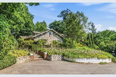 18 Crescent Road, Great Neck, NY 11021 - Photo 1