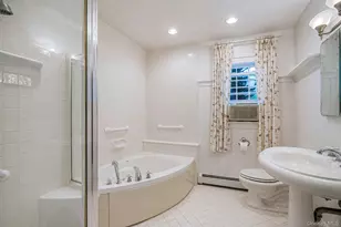 34 Drake St, Malverne, NY 11565 - Photo 13