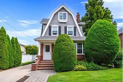 34 Drake Street, Malverne, NY 11565 - Photo 1