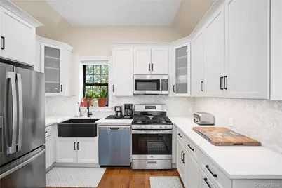180 Davis Avenue #12A, Bronx, NY 10465 - Photo 9