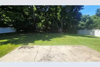27 Humphrey Drive, Syosset, NY 11791 - Photo 23