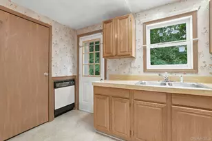 86 Spackenkill Rd, Poughkeepsie, NY 12603 - Photo 9