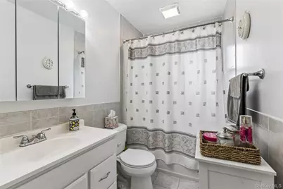 2327 Penatiquit Avenue, Seaford, NY 11783 - Photo 15