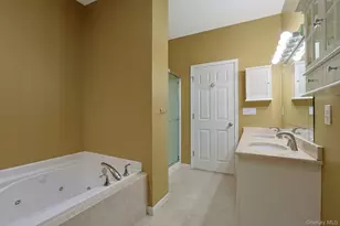 60 Alexander Ct, Nanuet, NY 10954 - Photo 23