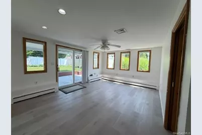 276 N Lewis Avenue, Lindenhurst, NY 11757 - Photo 15