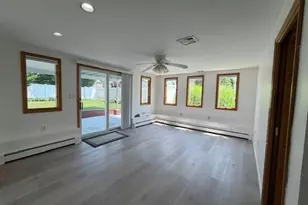 276 N Lewis Ave, Lindenhurst, NY 11757 - Photo 15