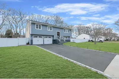 10 Shenandoah Boulevard, Port Jefferson Station, NY 11776 - Photo 1