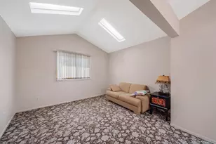 211 Meredith Ln, West Hempstead, NY 11552 - Photo 13