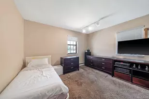 211 Meredith Ln, West Hempstead, NY 11552 - Photo 17